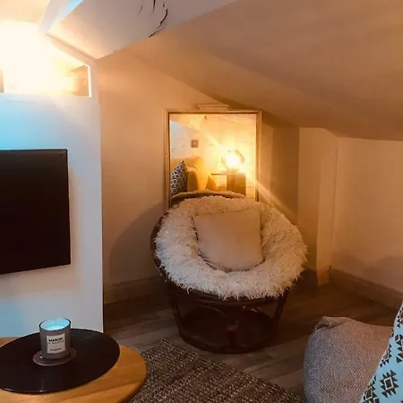 Apartment Lovely Studio 1bdr City Center Studio La Tete Dans Les Etoiles *